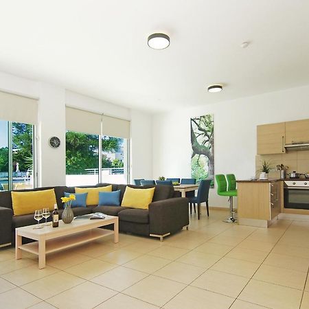 Calypso - Coralli Beachfront Apartment โปรทาราส ภายนอก รูปภาพ