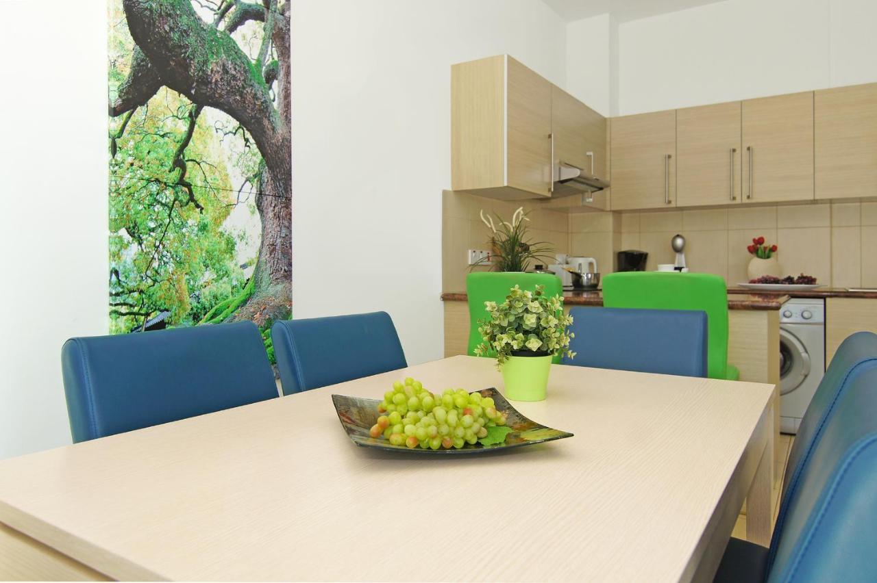 Calypso - Coralli Beachfront Apartment โปรทาราส ภายนอก รูปภาพ