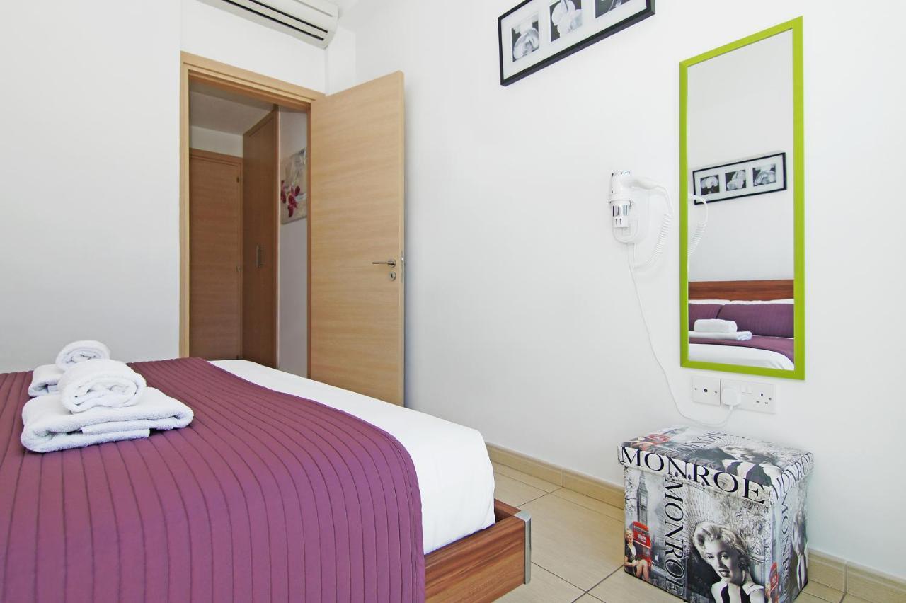 Calypso - Coralli Beachfront Apartment โปรทาราส ภายนอก รูปภาพ