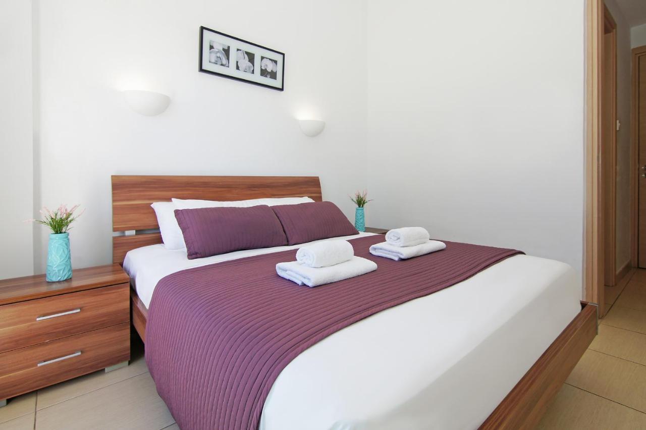 Calypso - Coralli Beachfront Apartment โปรทาราส ภายนอก รูปภาพ