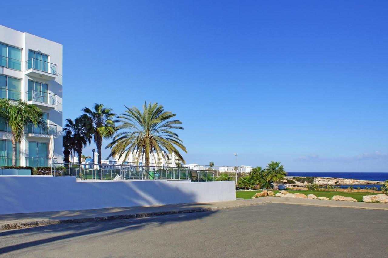 Calypso - Coralli Beachfront Apartment โปรทาราส ภายนอก รูปภาพ