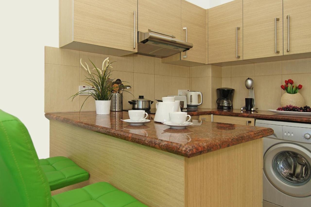 Calypso - Coralli Beachfront Apartment โปรทาราส ภายนอก รูปภาพ