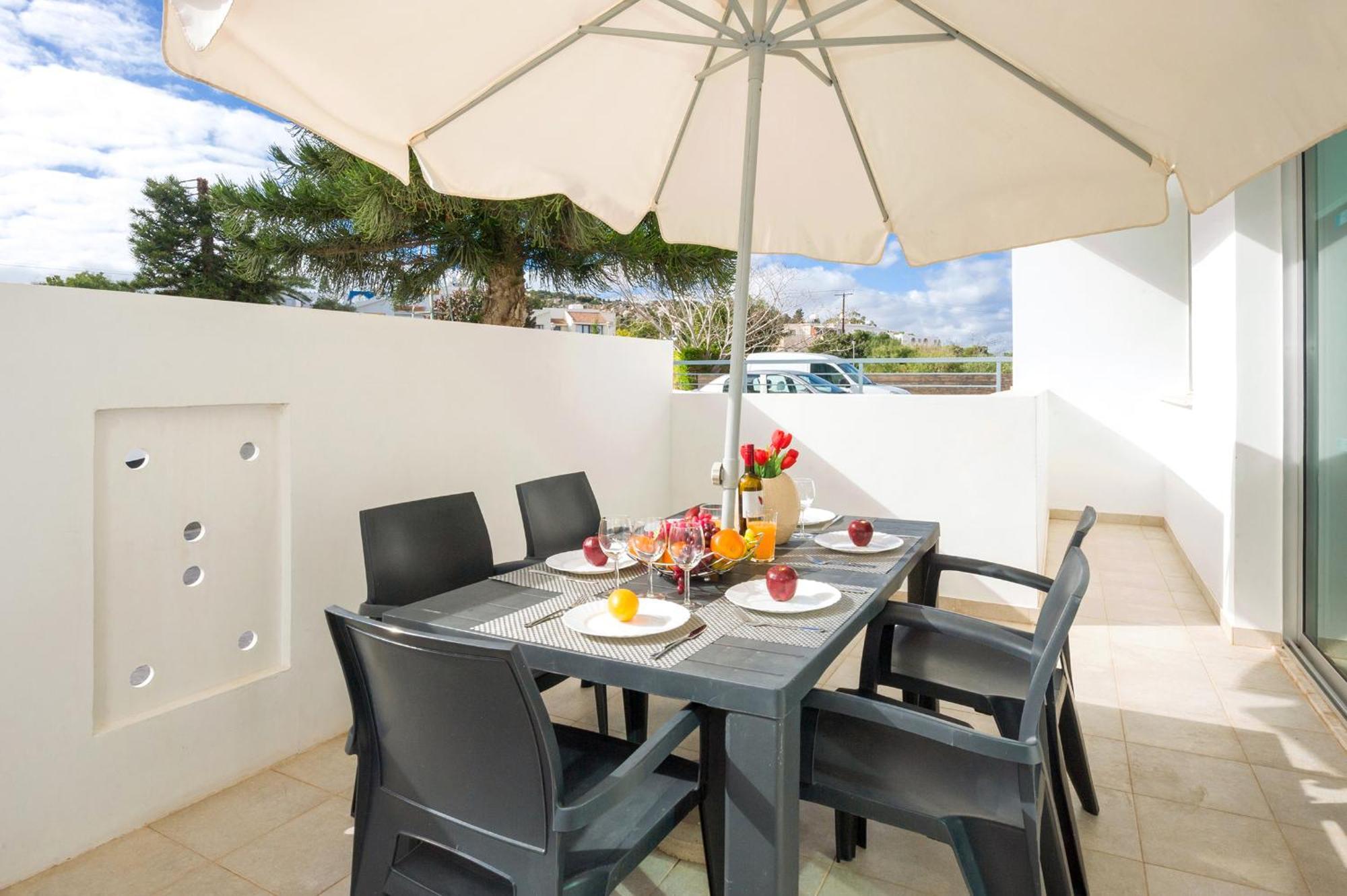 Calypso - Coralli Beachfront Apartment โปรทาราส ภายนอก รูปภาพ