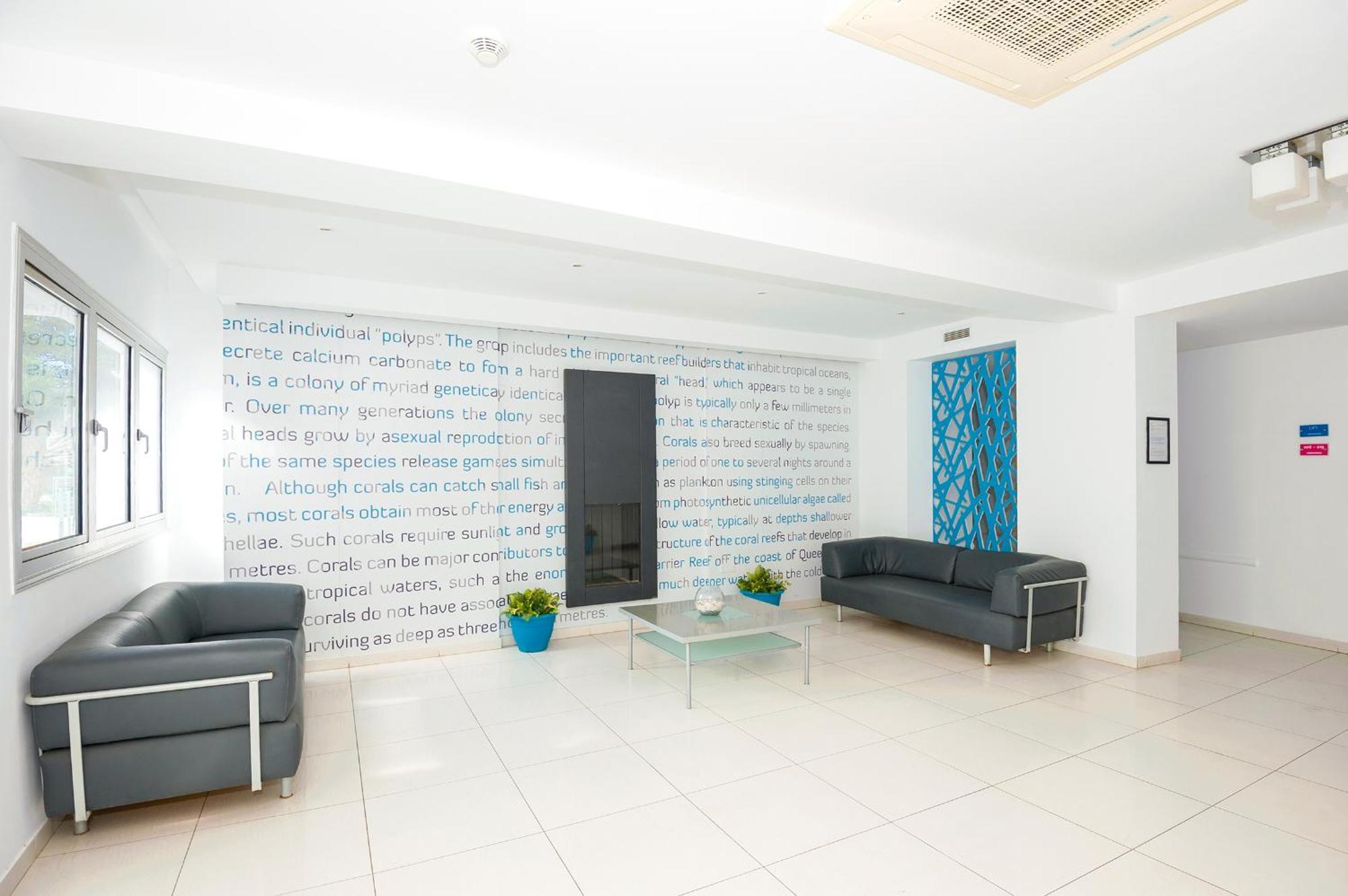 Calypso - Coralli Beachfront Apartment โปรทาราส ภายนอก รูปภาพ