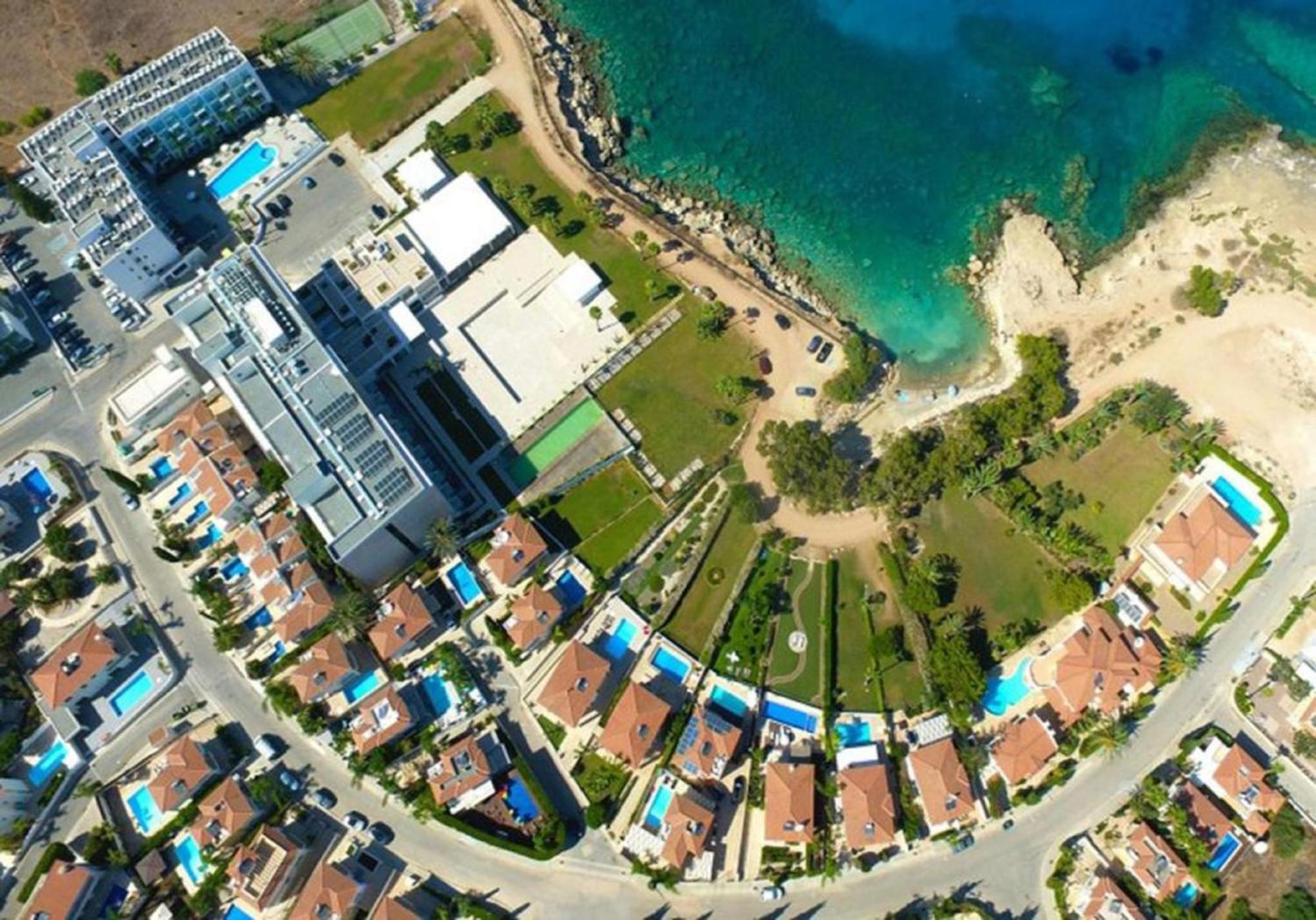 Calypso - Coralli Beachfront Apartment โปรทาราส ภายนอก รูปภาพ