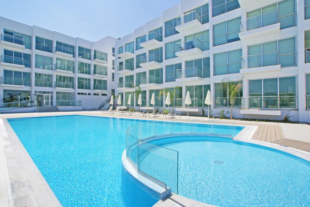Calypso - Coralli Beachfront Apartment โปรทาราส ภายนอก รูปภาพ