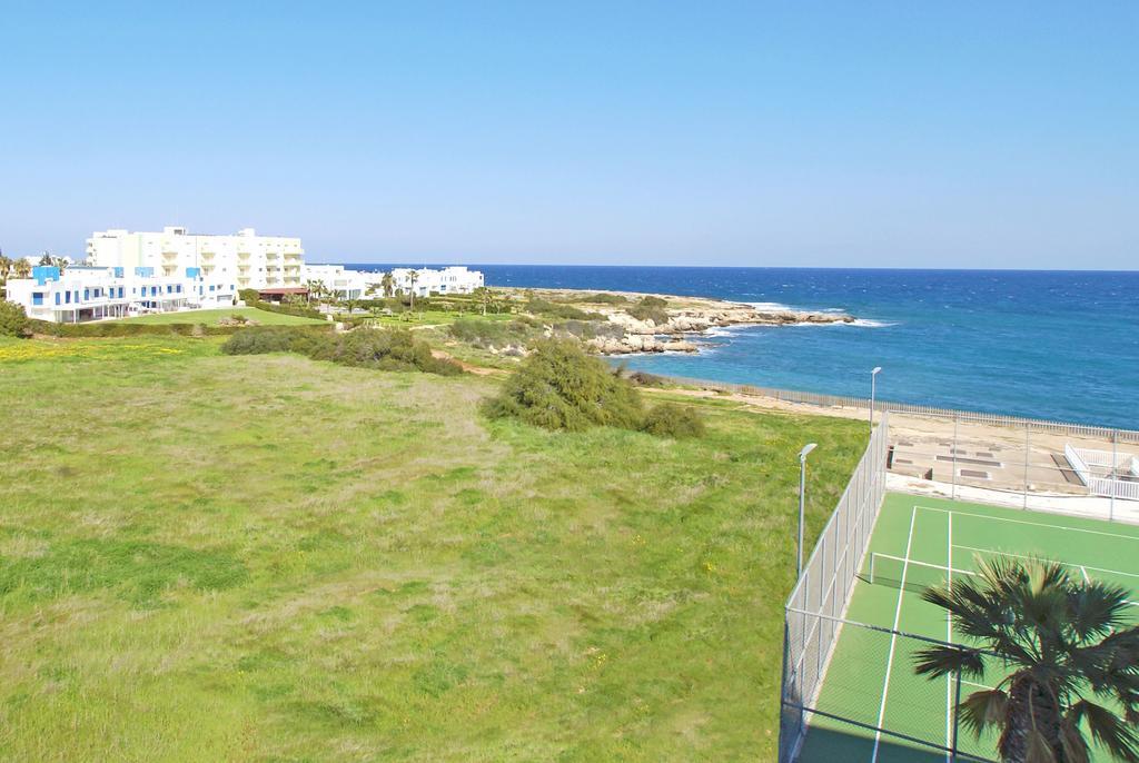 Calypso - Coralli Beachfront Apartment โปรทาราส ภายนอก รูปภาพ